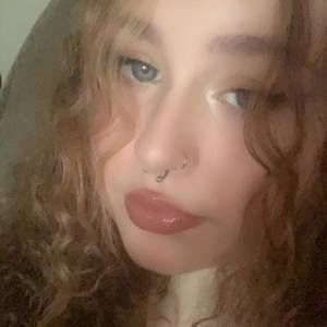 Meet your Posher, Lily